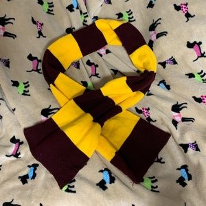 Harry Potter Gryffindor scarf